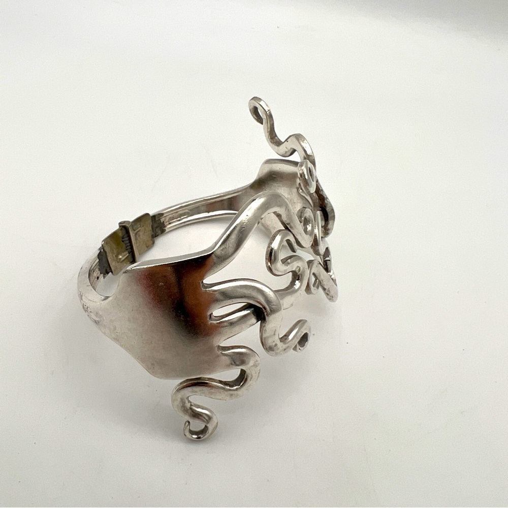 Silver Curled & Twisted Double Fork Hinged Bangle Bracelet - Picture 3 of 9